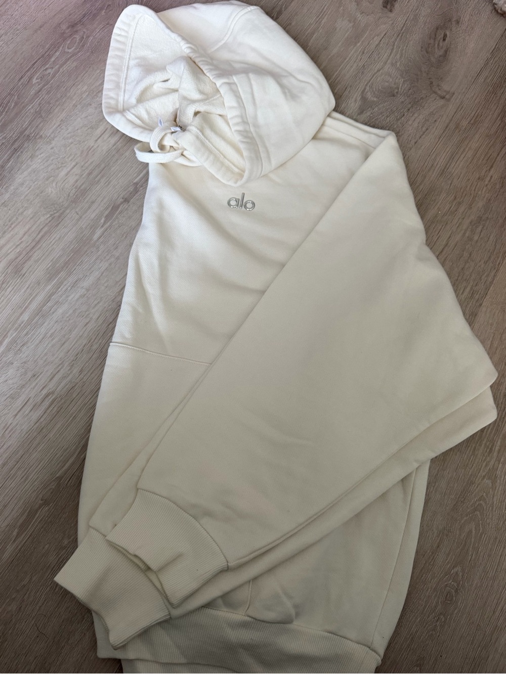 ALO Yoga Women Cream Pullover Hoodie